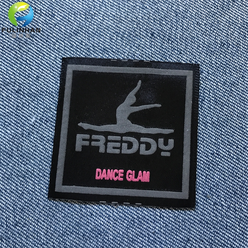 Apparel woven Label Solution