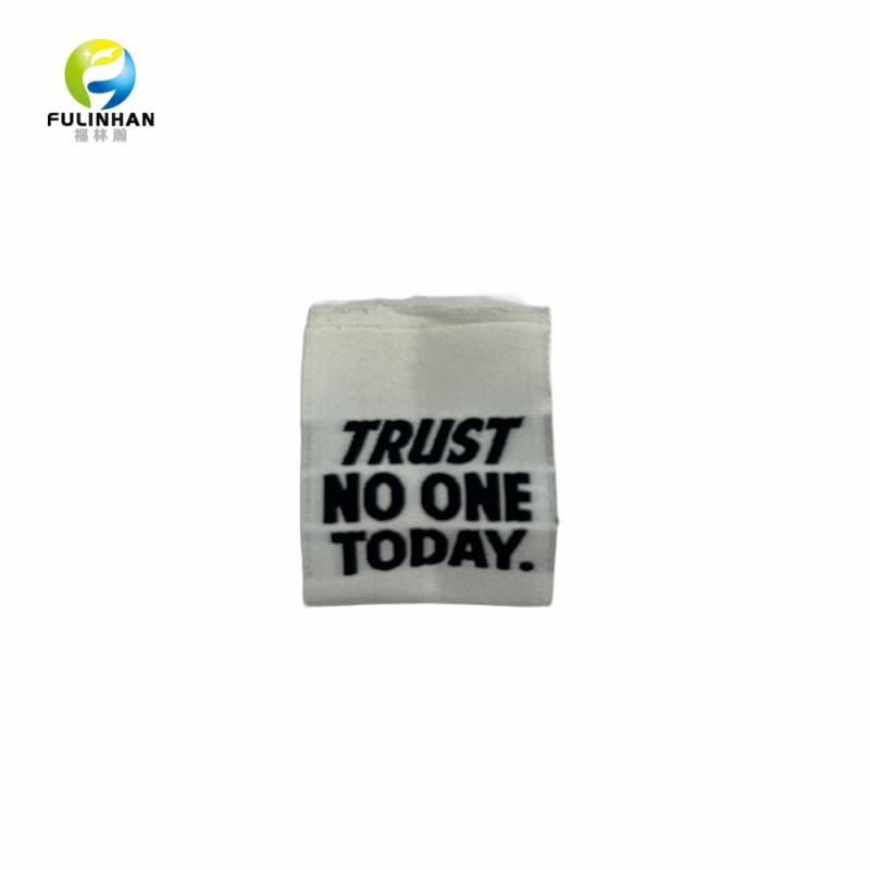 Custom Woven Labels | Woven Clothing Labels Manufacturer